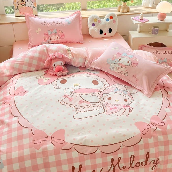 91家纺网 家纺一手货源 找家纺 博雅 2025春夏新款全棉纯棉三丽欧新款大板四件套 全棉大版（信封枕）玩偶美乐蒂