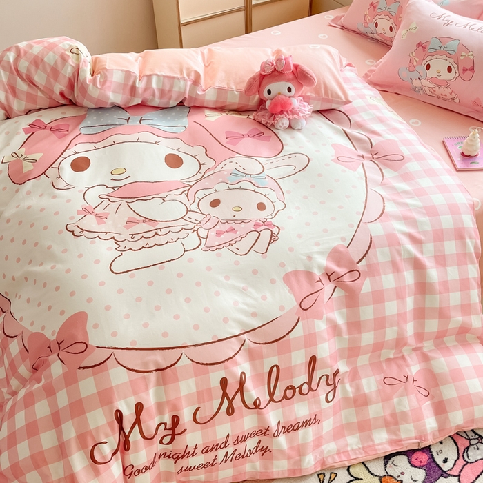 91家纺网 家纺一手货源 找家纺 博雅 2025春夏新款全棉纯棉三丽欧新款大板四件套 全棉大版（信封枕）玩偶美乐蒂