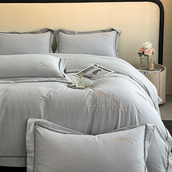 91家纺网 家纺一手货源 找家纺 库里梦家纺 2025新款高精密斜纹棉刺绣四件套-欧利系列 欧利-雅灰