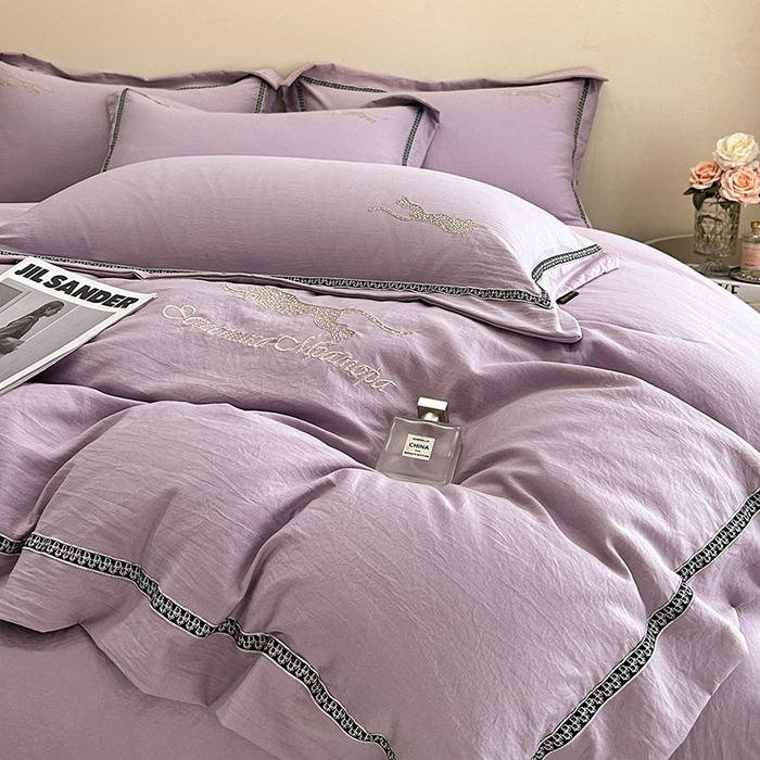 91家纺网 家纺一手货源 找家纺 库里梦家纺 2025新款高精密斜纹棉刺绣四件套-欧利系列 欧利-霞紫