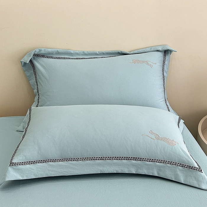 91家纺网 家纺一手货源 找家纺 库里梦家纺 2025新款高精密斜纹棉刺绣四件套-欧利系列 欧利-水绿