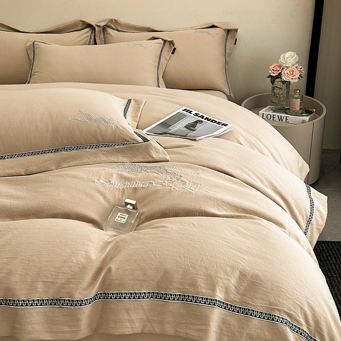 91家纺网 家纺一手货源 找家纺 库里梦家纺 2025新款高精密斜纹棉刺绣四件套-欧利系列 欧利-摩卡