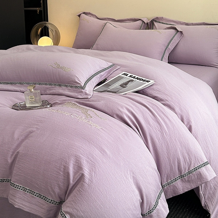 91家纺网 家纺一手货源 找家纺 库里梦家纺 2025新款高精密斜纹棉刺绣四件套-欧利系列 欧利-霞紫