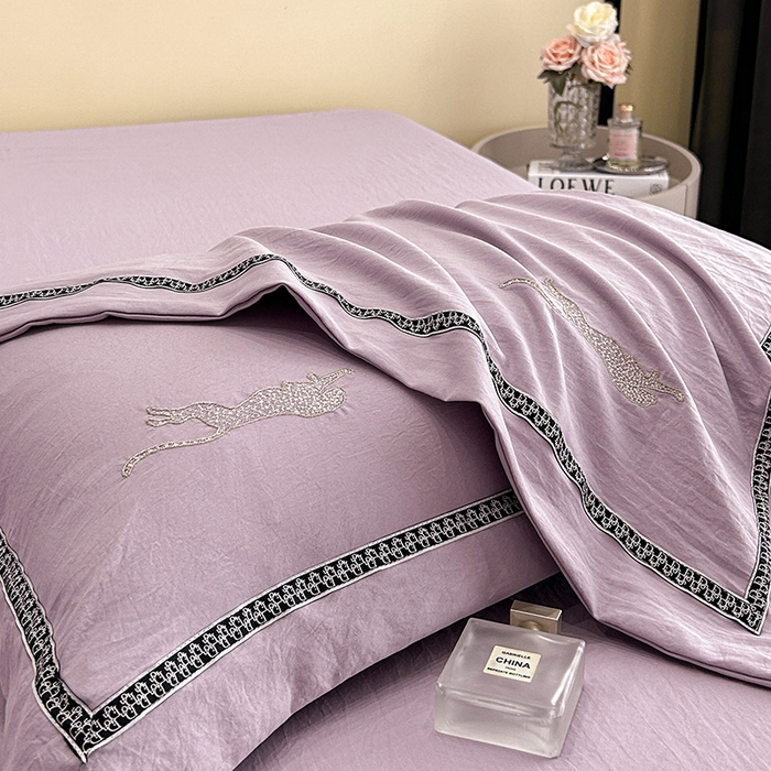 91家纺网 家纺一手货源 找家纺 库里梦家纺 2025新款高精密斜纹棉刺绣四件套-欧利系列 欧利-霞紫