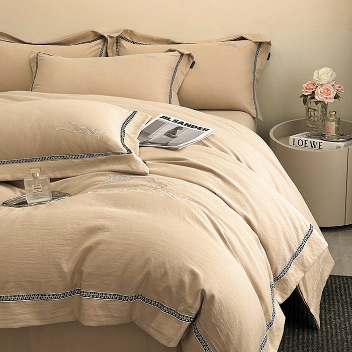 91家纺网 家纺一手货源 找家纺 库里梦家纺 2025新款高精密斜纹棉刺绣四件套-欧利系列 欧利-摩卡