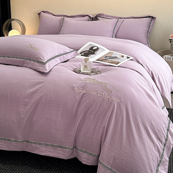 91家纺网 家纺一手货源 找家纺 库里梦家纺 2025新款高精密斜纹棉刺绣四件套-欧利系列 欧利-霞紫