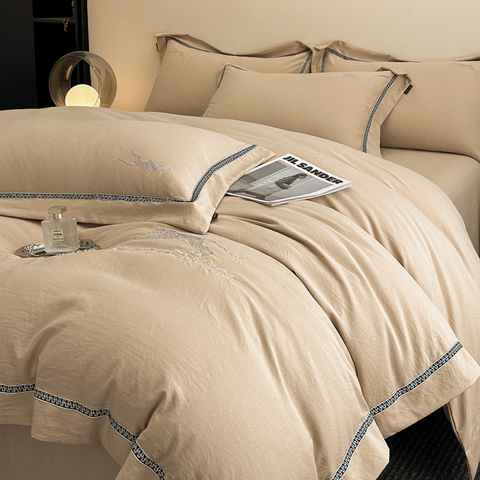 91家纺网 家纺一手货源 找家纺 库里梦家纺 2025新款高精密斜纹棉刺绣四件套-欧利系列 欧利-摩卡