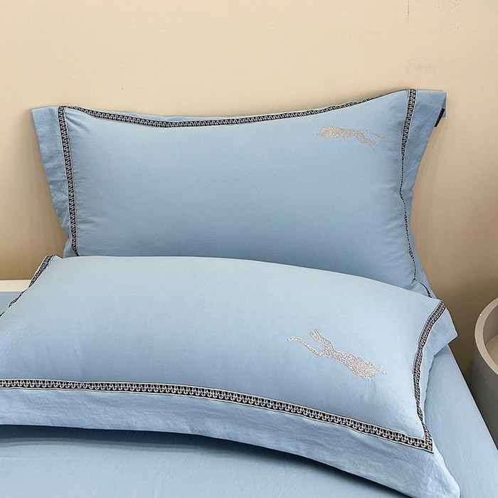 91家纺网 家纺一手货源 找家纺 库里梦家纺 2025新款高精密斜纹棉刺绣四件套-欧利系列 欧利-天蓝