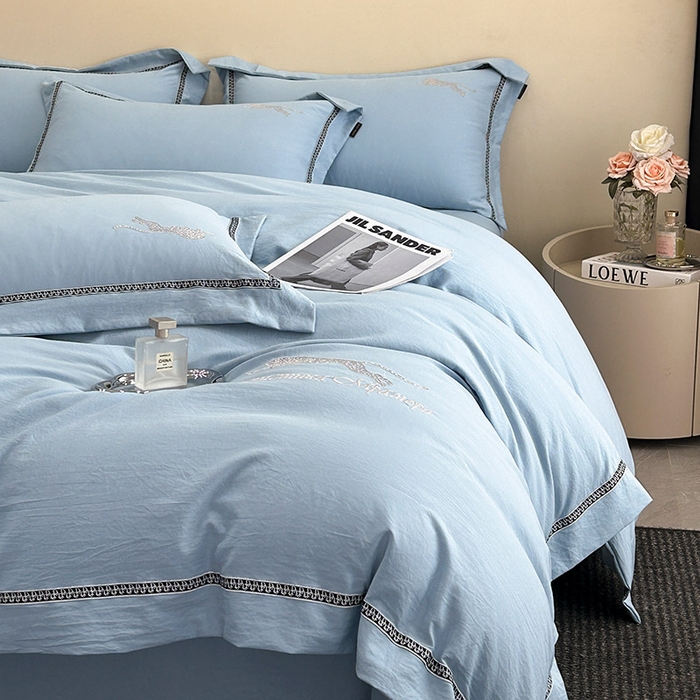 91家纺网 家纺一手货源 找家纺 库里梦家纺 2025新款高精密斜纹棉刺绣四件套-欧利系列 欧利-天蓝