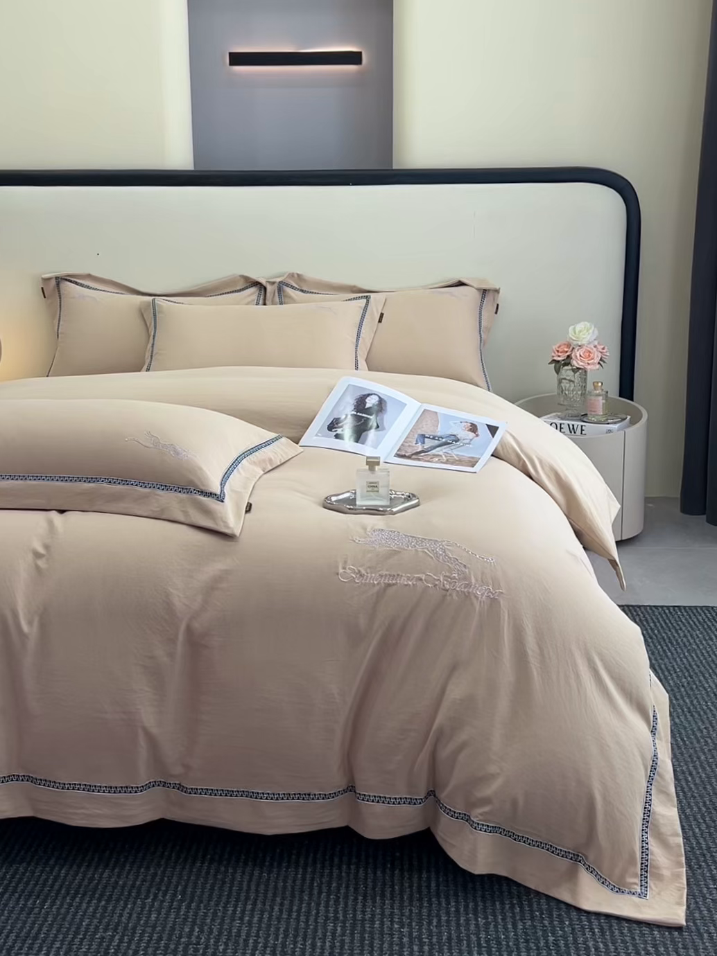 91家纺网 家纺一手货源 找家纺 库里梦家纺 2025新款高精密斜纹棉刺绣四件套-欧利系列 欧利-摩卡