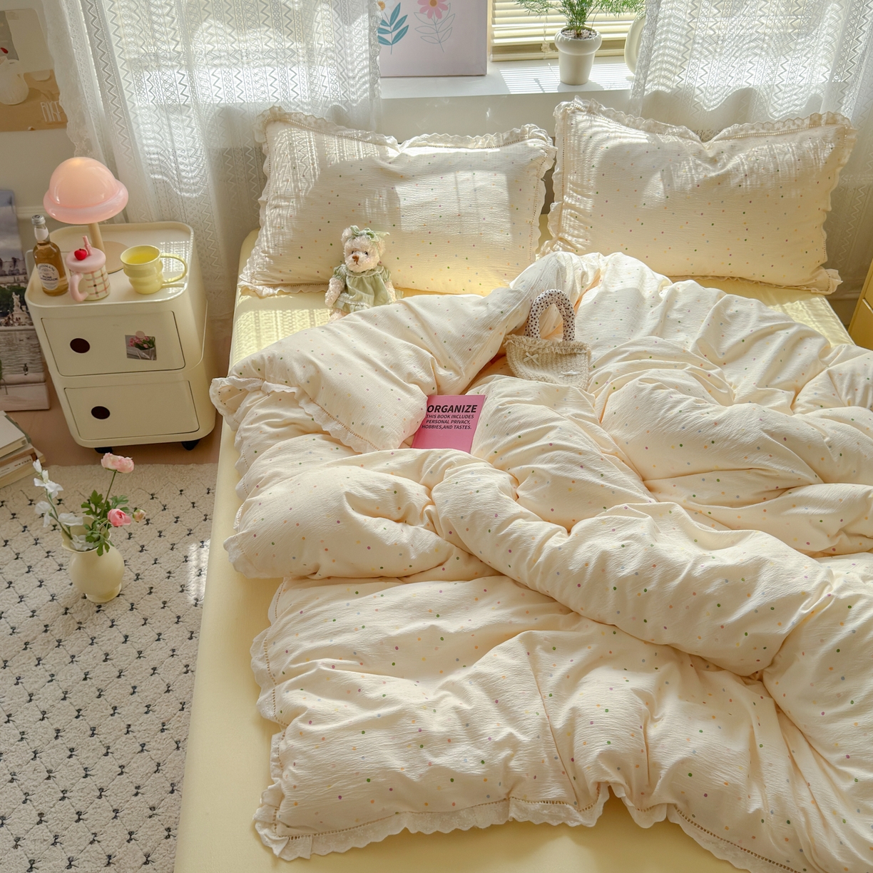 91家纺网 家纺一手货源 找家纺 喜颜 2025新款爆款云感提花皱皱纱全棉镂空花边四件套学生宿舍三件套 镂空花边-波点炫彩