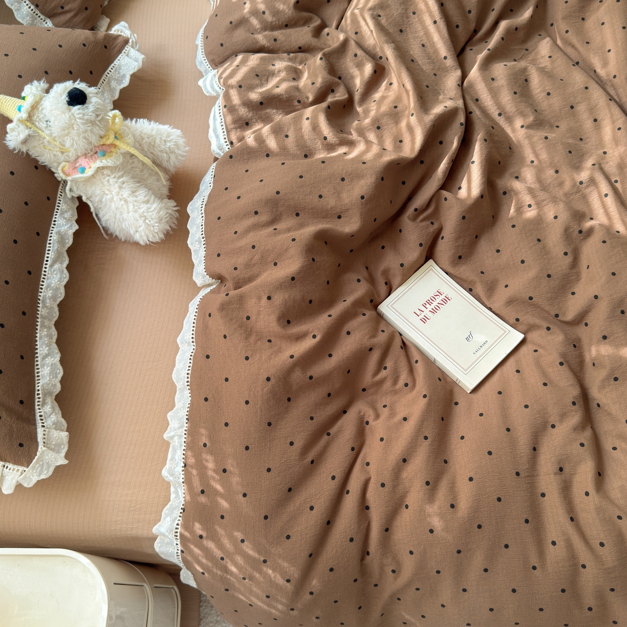 91家纺网 家纺一手货源 找家纺 （总）喜颜 2025新款爆款云感提花皱皱纱全棉镂空花边四件套学生宿舍三件套