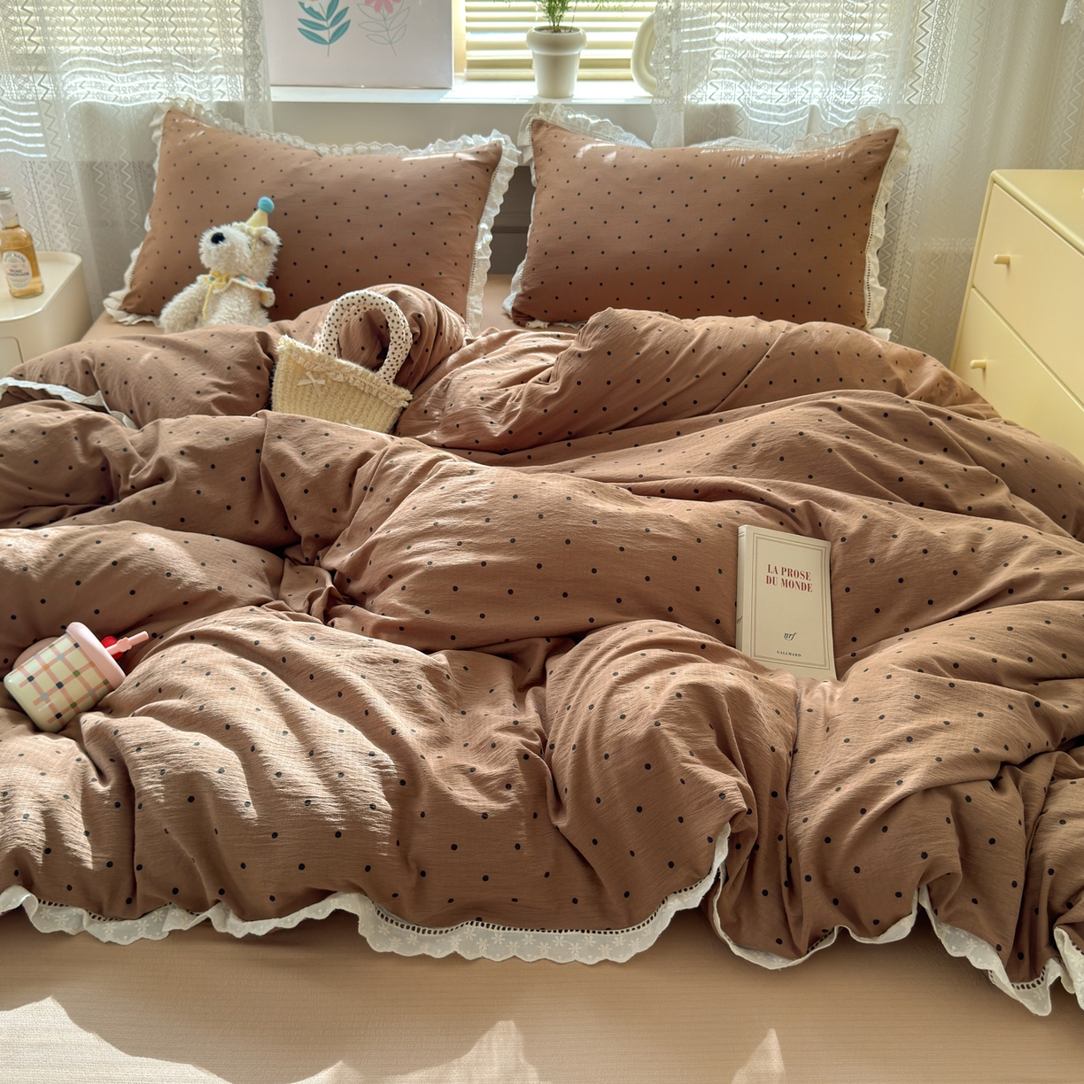 91家纺网 家纺一手货源 找家纺 （总）喜颜 2025新款爆款云感提花皱皱纱全棉镂空花边四件套学生宿舍三件套