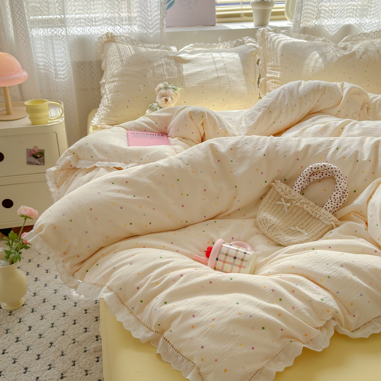 91家纺网 家纺一手货源 找家纺 喜颜 2025新款爆款云感提花皱皱纱全棉镂空花边四件套学生宿舍三件套 镂空花边-波点炫彩