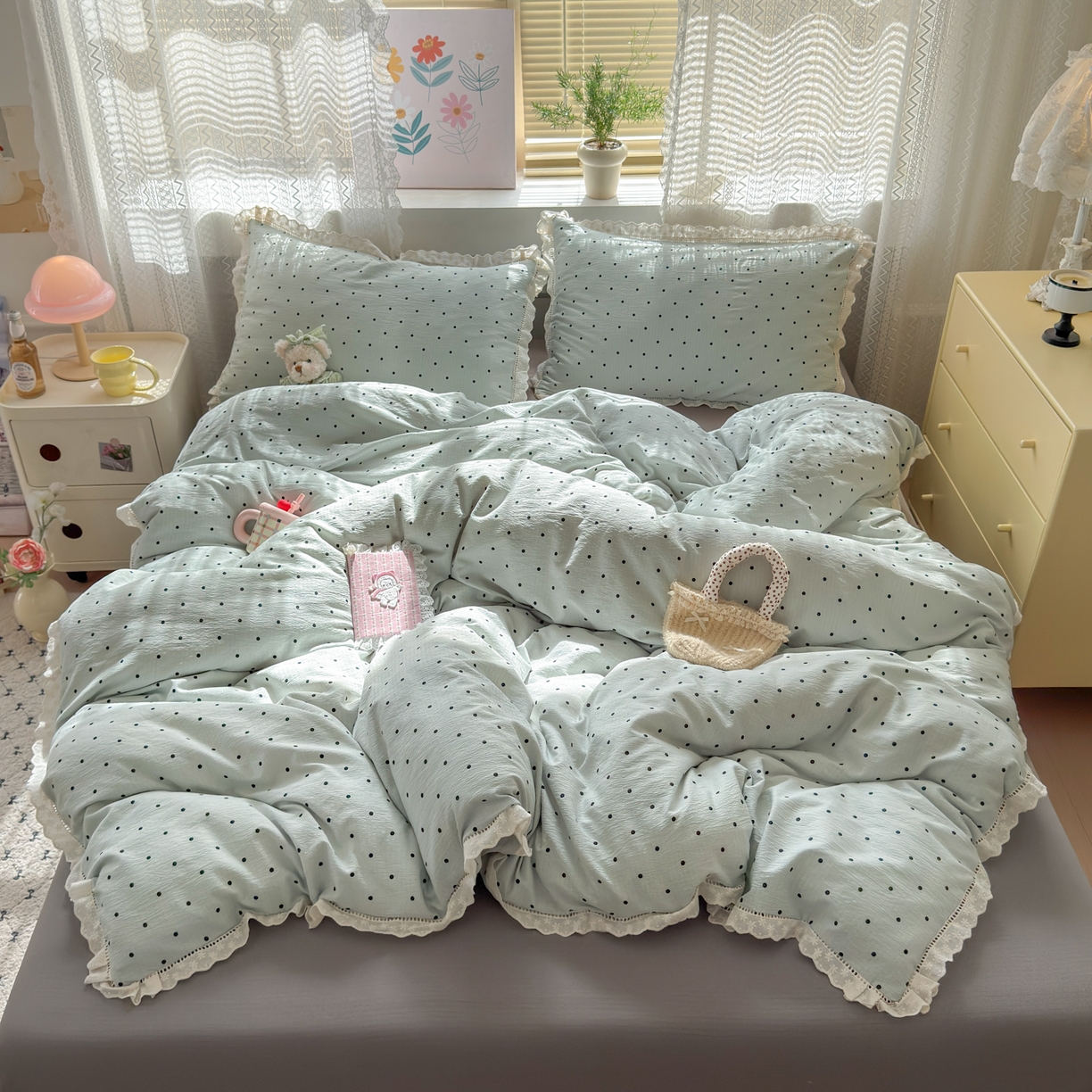 91家纺网 家纺一手货源 找家纺 （总）喜颜 2025新款爆款云感提花皱皱纱全棉镂空花边四件套学生宿舍三件套