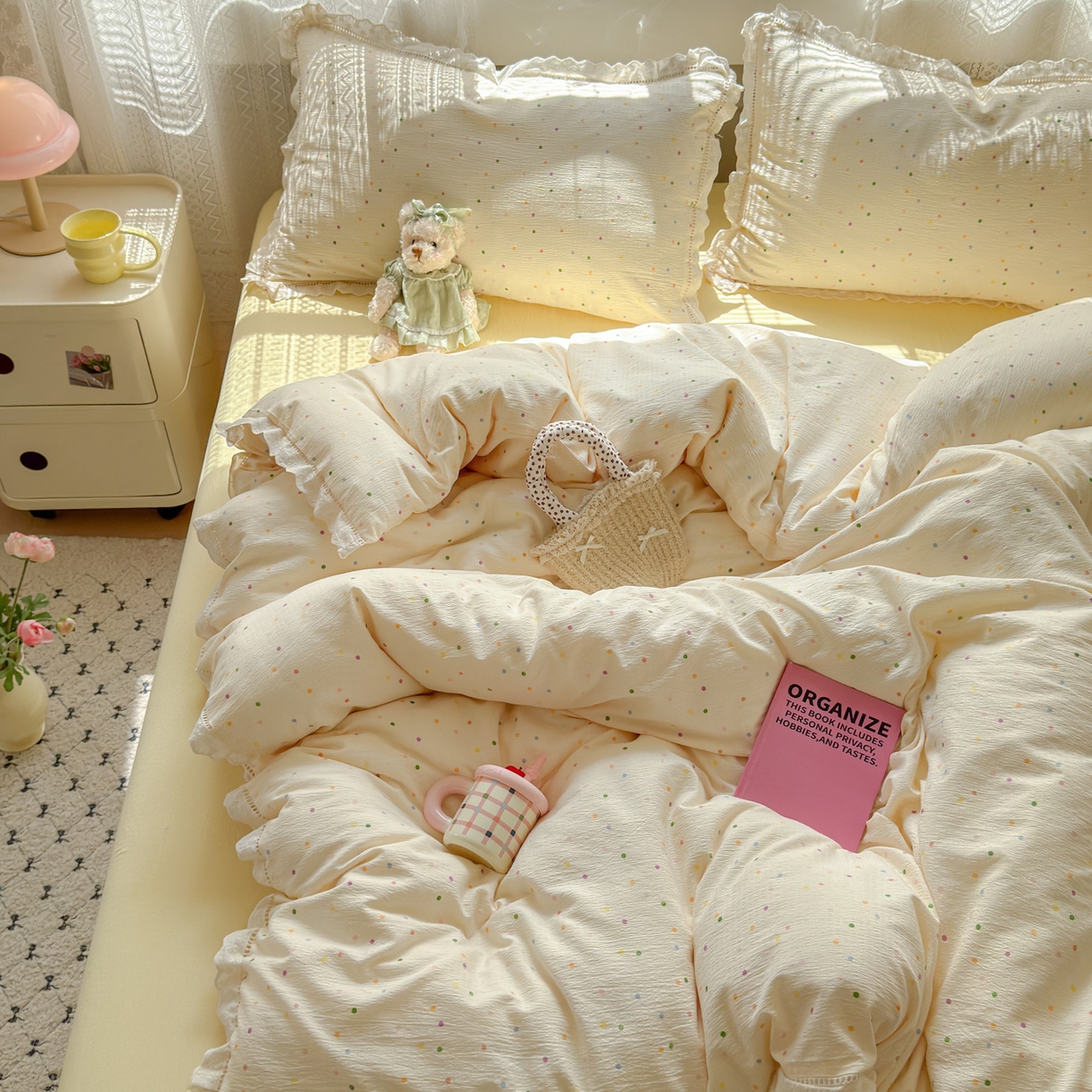 91家纺网 家纺一手货源 找家纺 喜颜 2025新款爆款云感提花皱皱纱全棉镂空花边四件套学生宿舍三件套 镂空花边-波点炫彩