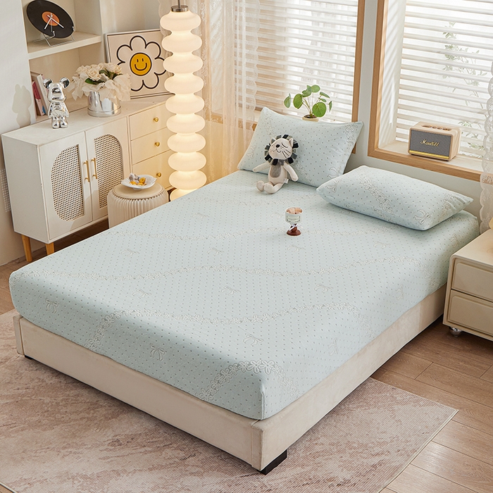 91家纺网 家纺一手货源 找家纺 楼兰公主 2025新款雕花绒床笠 蓝绒花语