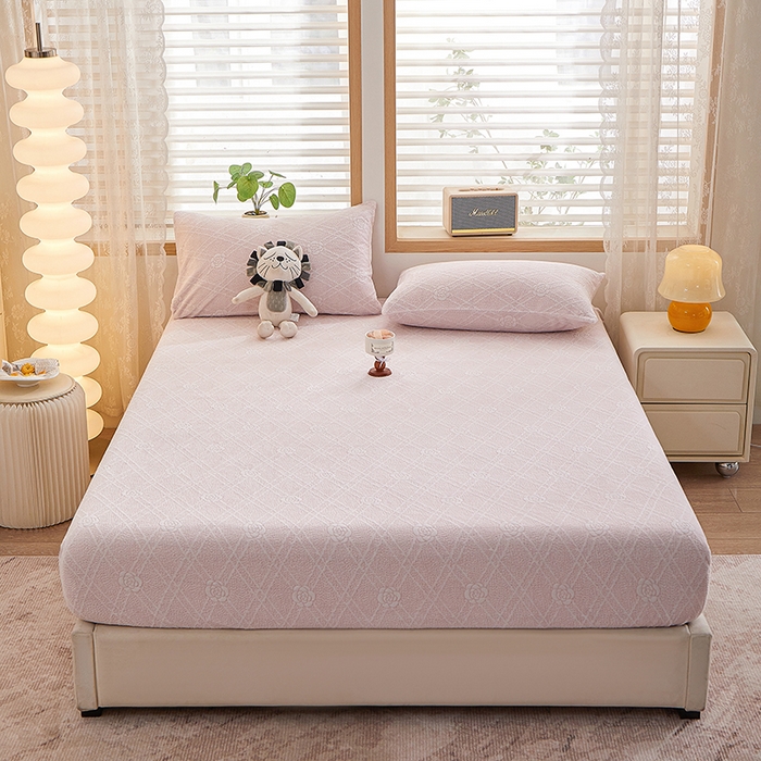 91家纺网 家纺一手货源 找家纺 楼兰公主 2025新款雕花绒床笠 蜜语蔷薇