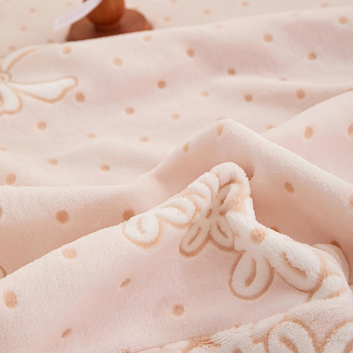 91家纺网 家纺一手货源 找家纺 楼兰公主 2025新款雕花绒床笠 浅粉绒韵