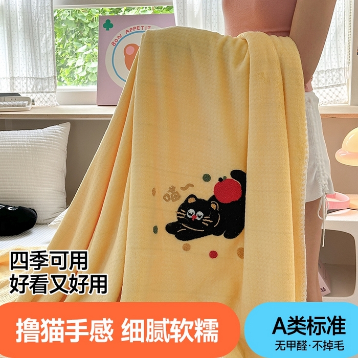 91家纺网 家纺一手货源 找家纺 艾佳2025新款卡通绣花款小华夫格毛毯毯子 华夫毯-苹果猫咪黄