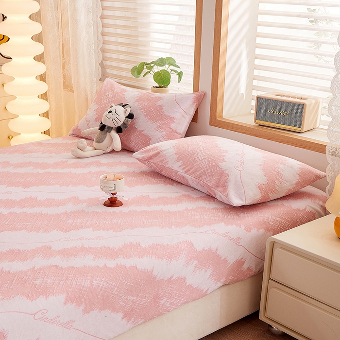 91家纺网 家纺一手货源 找家纺 楼兰公主 2025新款雕花绒床笠 柔波仙梦