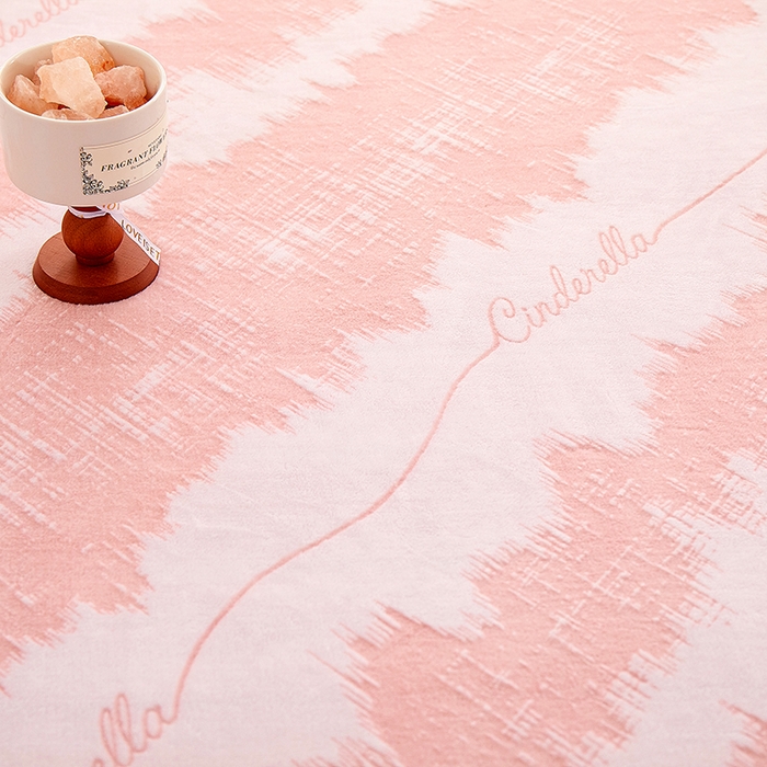 91家纺网 家纺一手货源 找家纺 楼兰公主 2025新款雕花绒床笠 柔波仙梦