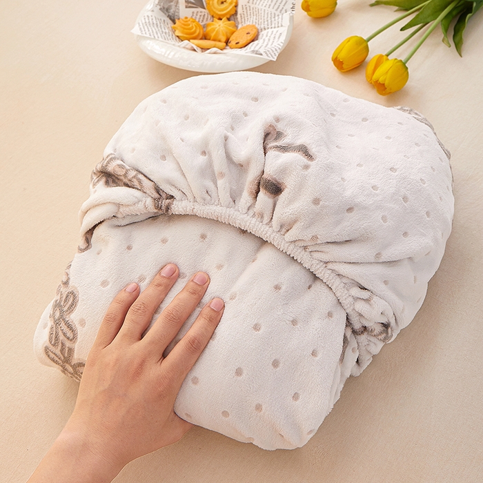 91家纺网 家纺一手货源 找家纺 楼兰公主 2025新款雕花绒床笠 柔绒絮语