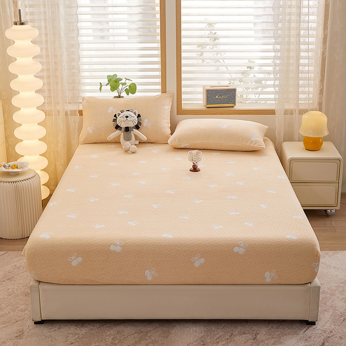 91家纺网 家纺一手货源 找家纺 楼兰公主 2025新款雕花绒床笠 柔羽甜梦