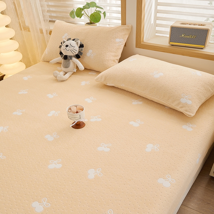 91家纺网 家纺一手货源 找家纺 楼兰公主 2025新款雕花绒床笠 柔羽甜梦