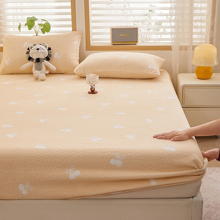 91家纺网 家纺一手货源 找家纺 楼兰公主 2025新款雕花绒床笠 柔羽甜梦