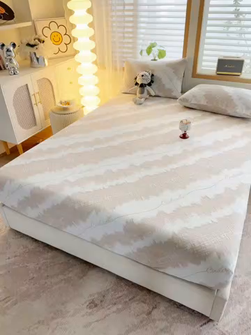 91家纺网 家纺一手货源 找家纺 楼兰公主 2025新款雕花绒床笠 丝绒秘语