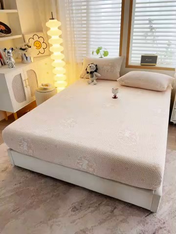 91家纺网 家纺一手货源 找家纺 楼兰公主 2025新款雕花绒床笠 甜梦花语