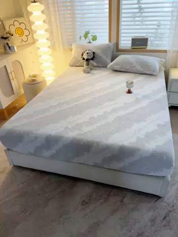 91家纺网 家纺一手货源 找家纺 楼兰公主 2025新款雕花绒床笠 仙度瑞拉