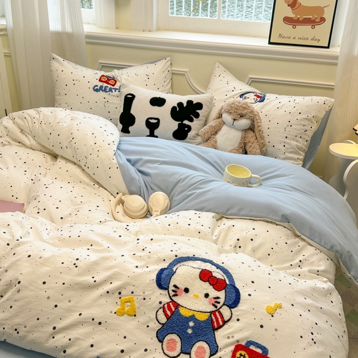 91家纺网 家纺一手货源 找家纺 韩巢家纺 2025新款直播热销款毛巾绣四件套可爱超柔学生季宿舍床上三件套（提供卖家秀） 小猫收音机