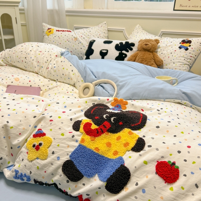 91家纺网 家纺一手货源 找家纺 韩巢家纺 2025新款直播热销款毛巾绣四件套可爱超柔学生季宿舍床上三件套（提供卖家秀） 时尚象先生