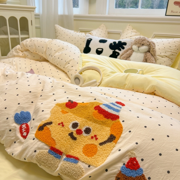 91家纺网 家纺一手货源 找家纺 韩巢家纺 2025新款直播热销款毛巾绣四件套可爱超柔学生季宿舍床上三件套（提供卖家秀） 斑点蛋糕