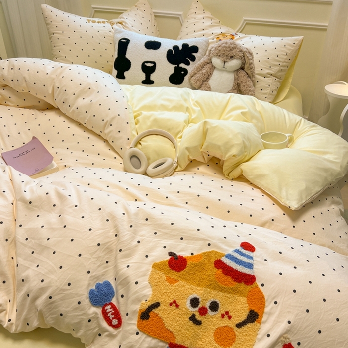 91家纺网 家纺一手货源 找家纺 韩巢家纺 2025新款直播热销款毛巾绣四件套可爱超柔学生季宿舍床上三件套（提供卖家秀） 斑点蛋糕