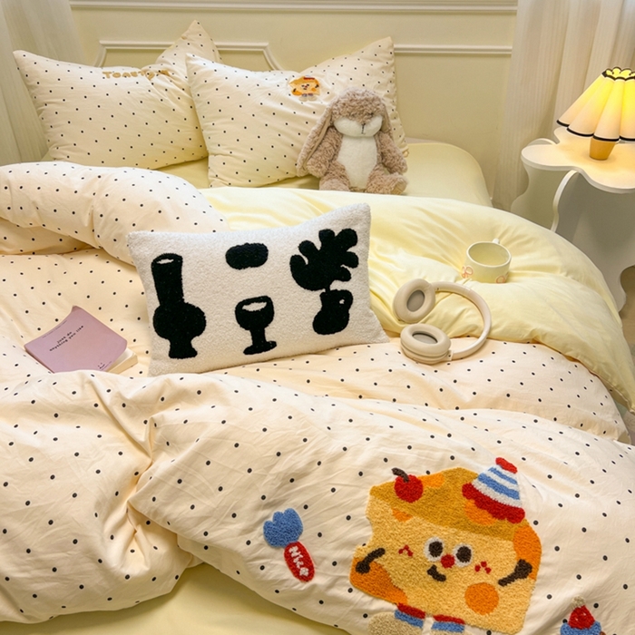 91家纺网 家纺一手货源 找家纺 韩巢家纺 2025新款直播热销款毛巾绣四件套可爱超柔学生季宿舍床上三件套（提供卖家秀） 斑点蛋糕