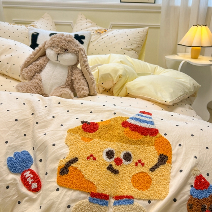 91家纺网 家纺一手货源 找家纺 韩巢家纺 2025新款直播热销款毛巾绣四件套可爱超柔学生季宿舍床上三件套（提供卖家秀） 斑点蛋糕