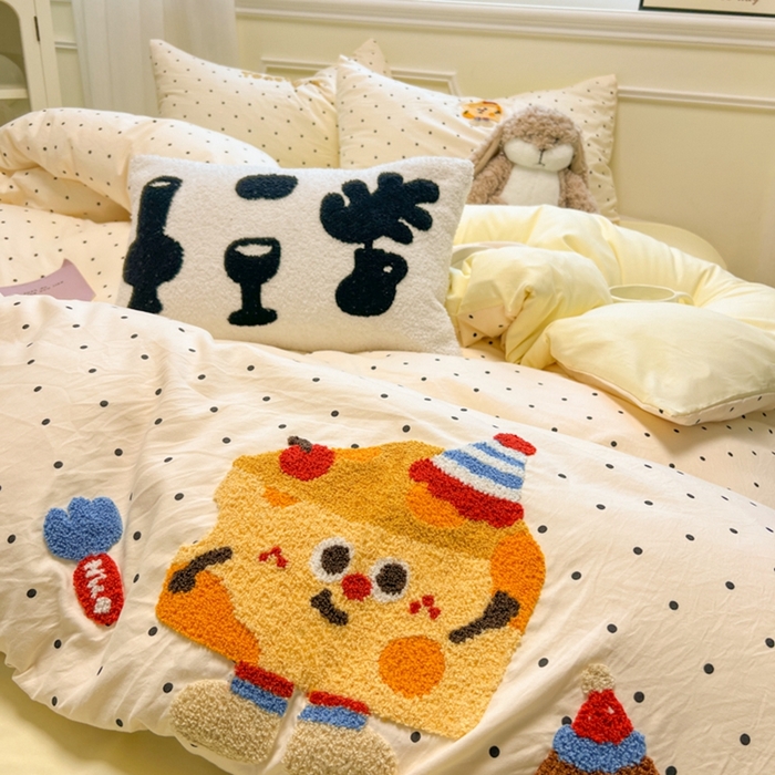 91家纺网 家纺一手货源 找家纺 韩巢家纺 2025新款直播热销款毛巾绣四件套可爱超柔学生季宿舍床上三件套（提供卖家秀） 斑点蛋糕