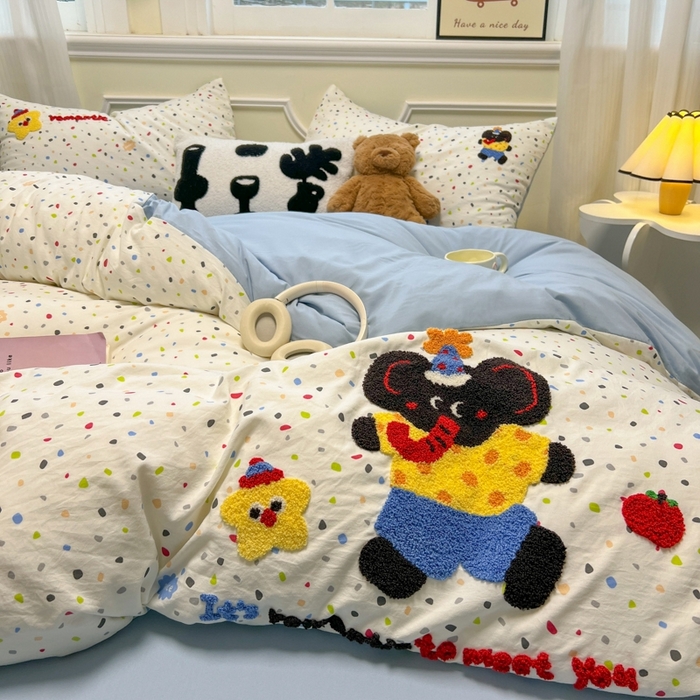 91家纺网 家纺一手货源 找家纺 韩巢家纺 2025新款直播热销款毛巾绣四件套可爱超柔学生季宿舍床上三件套（提供卖家秀） 时尚象先生