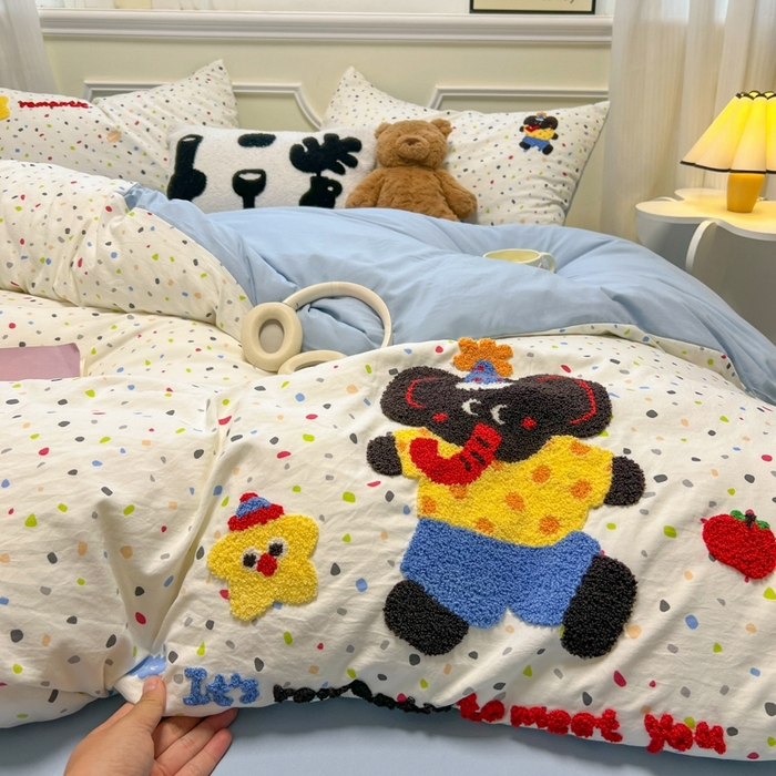 91家纺网 家纺一手货源 找家纺 韩巢家纺 2025新款直播热销款毛巾绣四件套可爱超柔学生季宿舍床上三件套（提供卖家秀） 时尚象先生