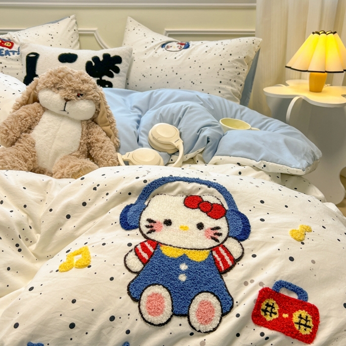 91家纺网 家纺一手货源 找家纺 韩巢家纺 2025新款直播热销款毛巾绣四件套可爱超柔学生季宿舍床上三件套（提供卖家秀） 小猫收音机