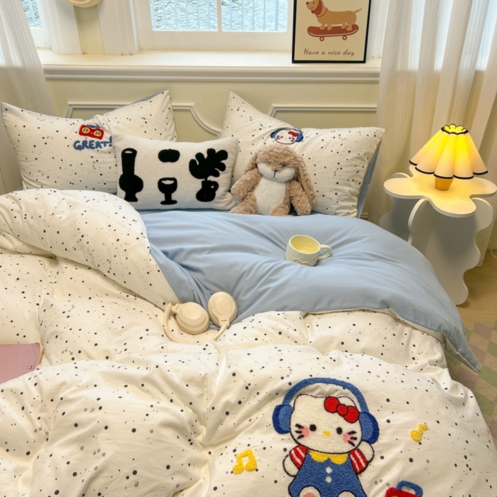 91家纺网 家纺一手货源 找家纺 韩巢家纺 2025新款直播热销款毛巾绣四件套可爱超柔学生季宿舍床上三件套（提供卖家秀） 小猫收音机