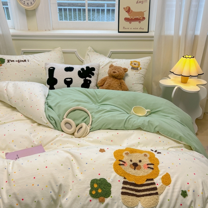 91家纺网 家纺一手货源 找家纺 韩巢家纺 2025新款直播热销款毛巾绣四件套可爱超柔学生季宿舍床上三件套（提供卖家秀） 小狮时光