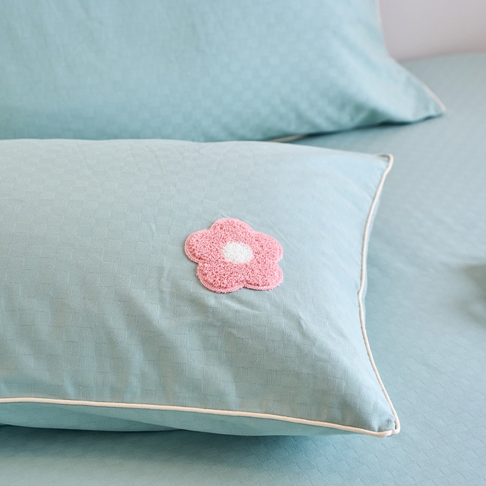 91家纺网 家纺一手货源 找家纺 春皖家纺 2025新款全棉纯棉提花粗布毛巾绣单枕套 枕套单件-风格二 叠叠熊-绿