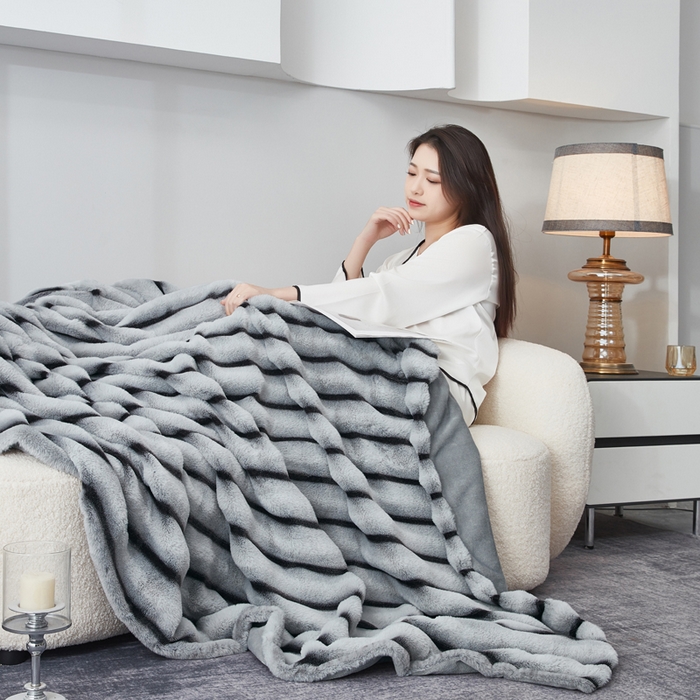 91家纺网 家纺一手货源 找家纺 （总）库里梦家纺2025新款跨级专供加厚兔毛美拉德毛毯（支持定做任何尺寸）