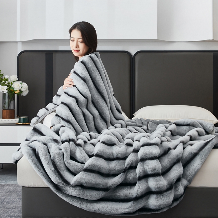 91家纺网 家纺一手货源 找家纺 （总）库里梦家纺2025新款跨级专供加厚兔毛美拉德毛毯（支持定做任何尺寸）