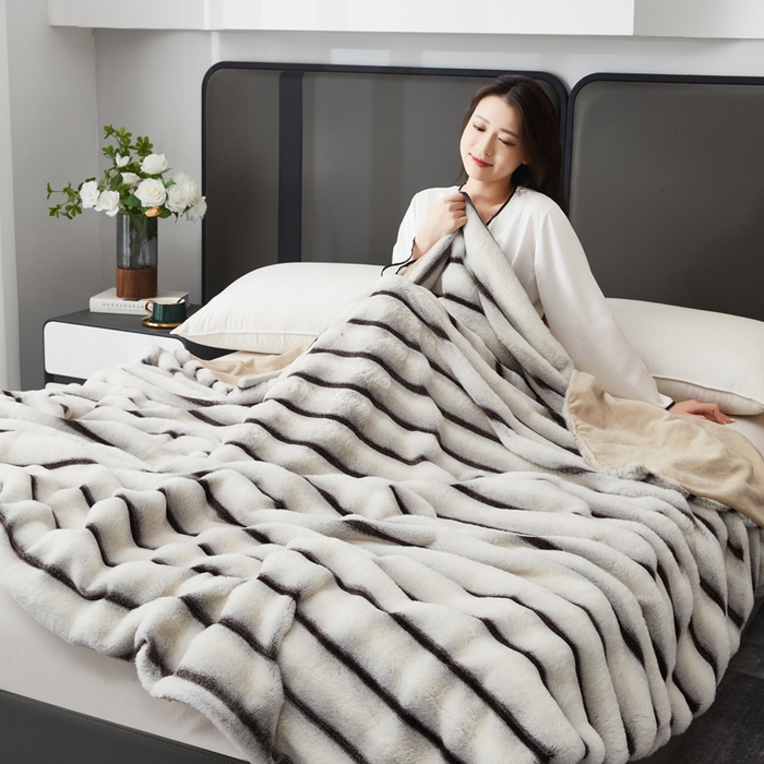 91家纺网 家纺一手货源 找家纺 库里梦家纺2025新款跨级专供加厚兔毛美拉德毛毯 米色