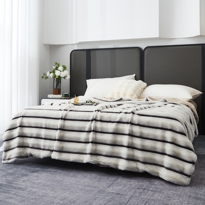 91家纺网 家纺一手货源 找家纺 库里梦家纺2025新款跨级专供加厚兔毛美拉德毛毯 米色